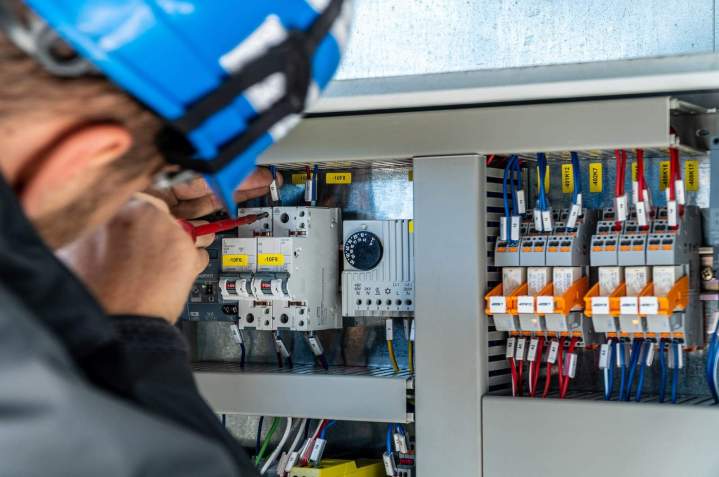Maintenance électrique près de Saint-Lô et Bayeux